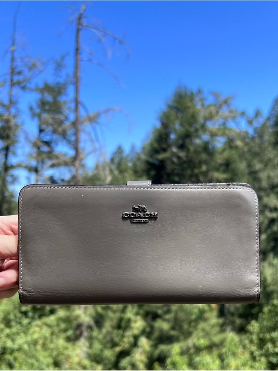 Coach Handbags - COACH Gray Leather Slim Wallet Clutch CC Holder Silver Hardware AUTHENTIC